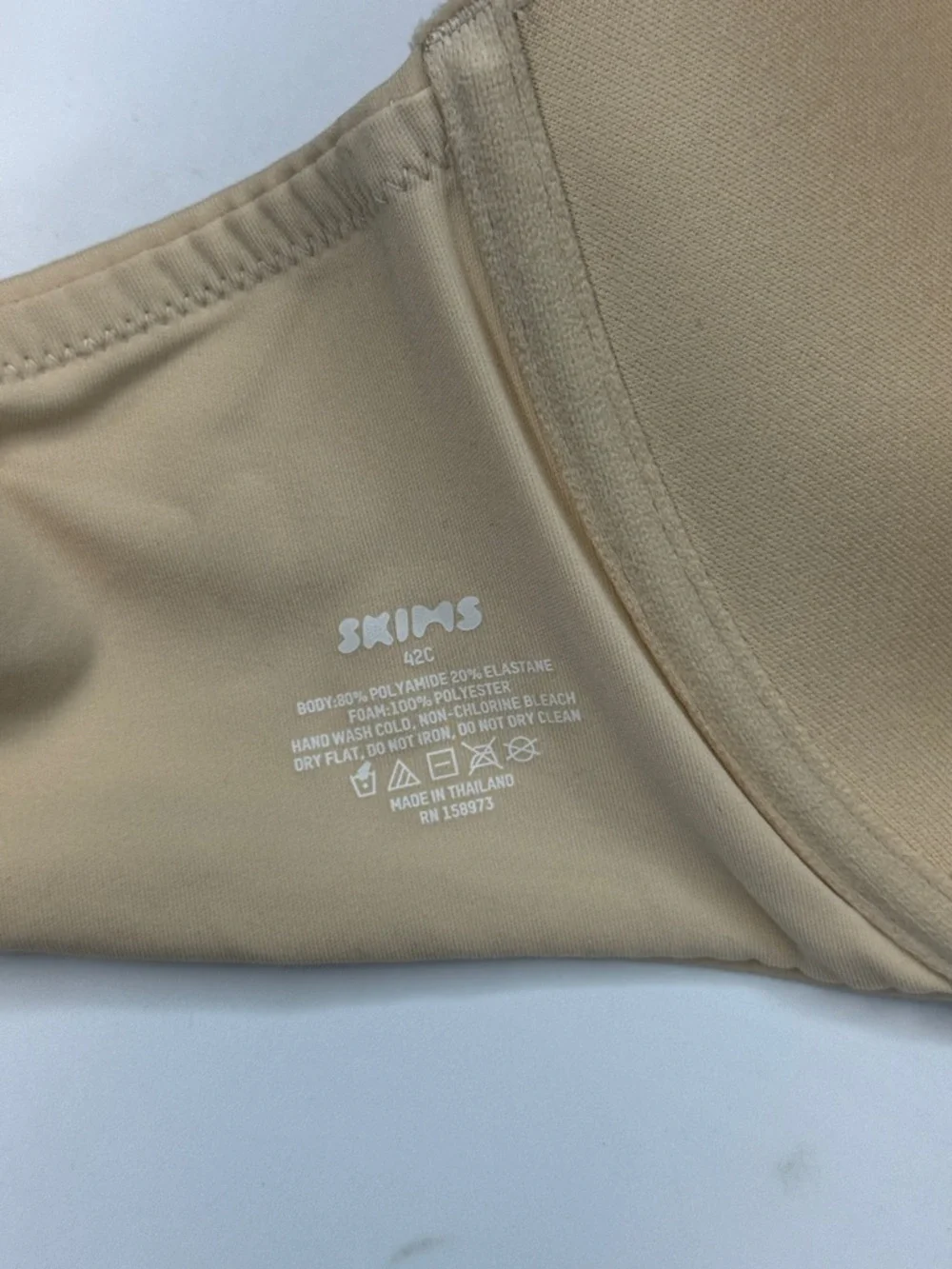 SKIMS Fits Everybody T Shirt Demi Bra- Size 42C- Color Sand - Picture 6 of 6